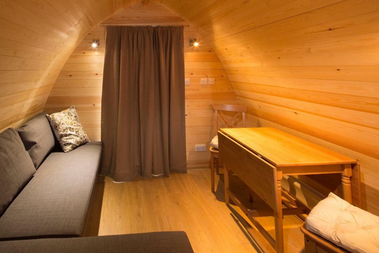 Lupin Glamping Pod Hotel Cheltenham Exterior foto