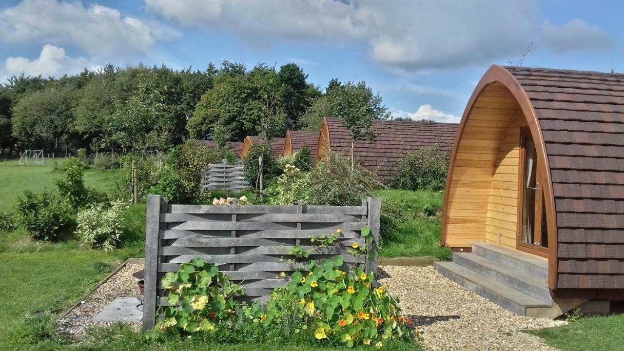 Lupin Glamping Pod Hotel Cheltenham Exterior foto