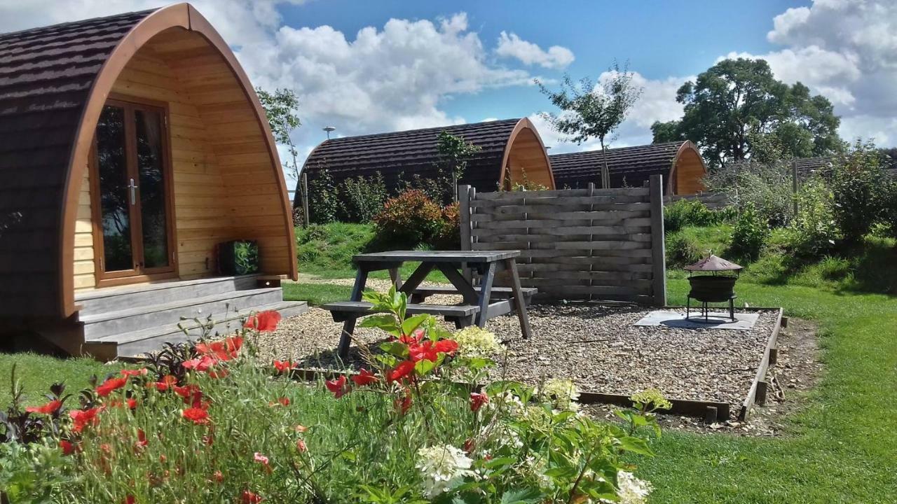 Lupin Glamping Pod Hotel Cheltenham Exterior foto